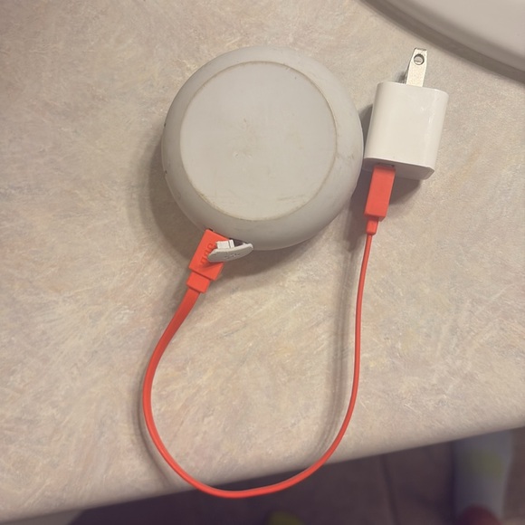 JBL wireless ear buds. New in box-in original box with instructions, charger - Picture 5 of 12